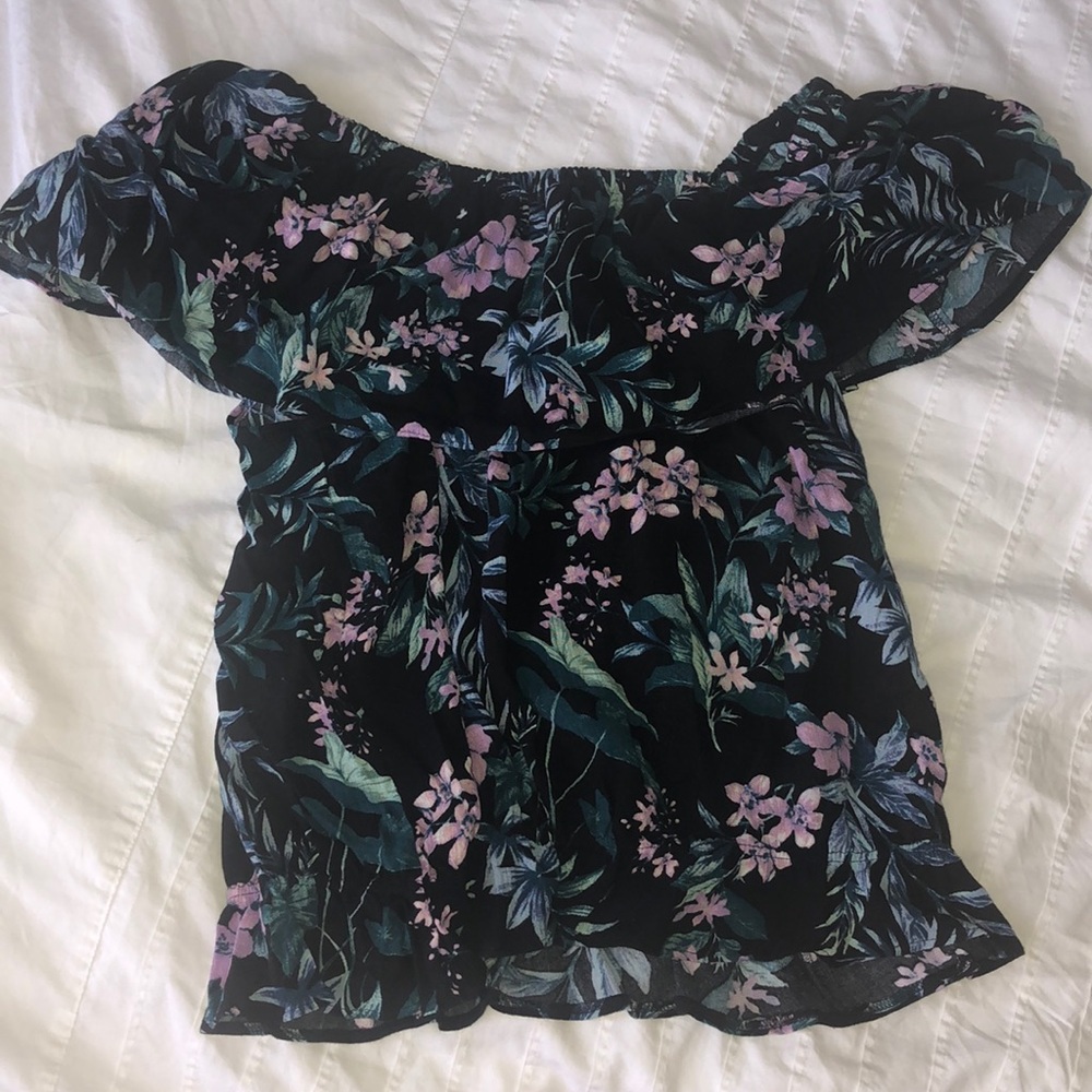 Floral off the shoulder top!